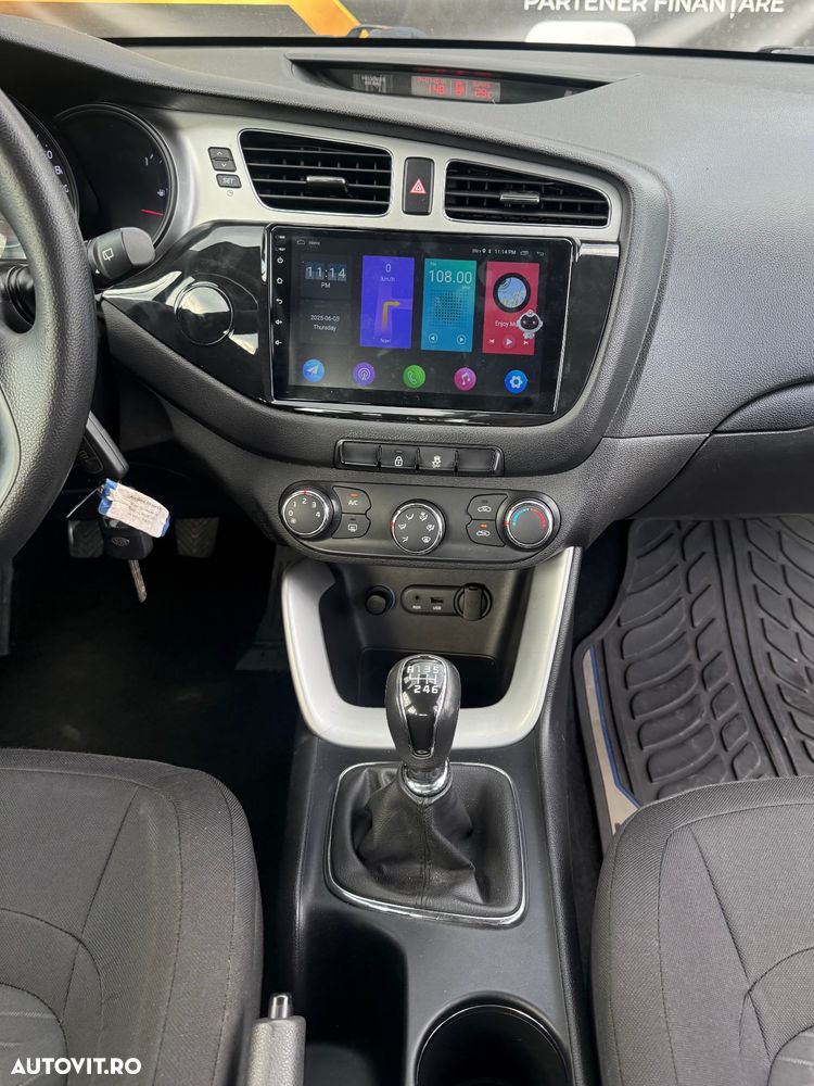 Kia Ceed 1.4 CRDi 90 SW Vision - 19