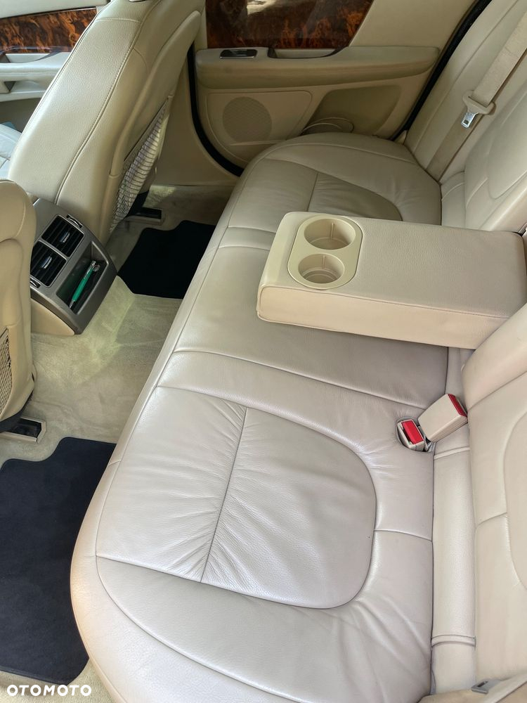Jaguar XF 2.7 V6 D Luxury - 19