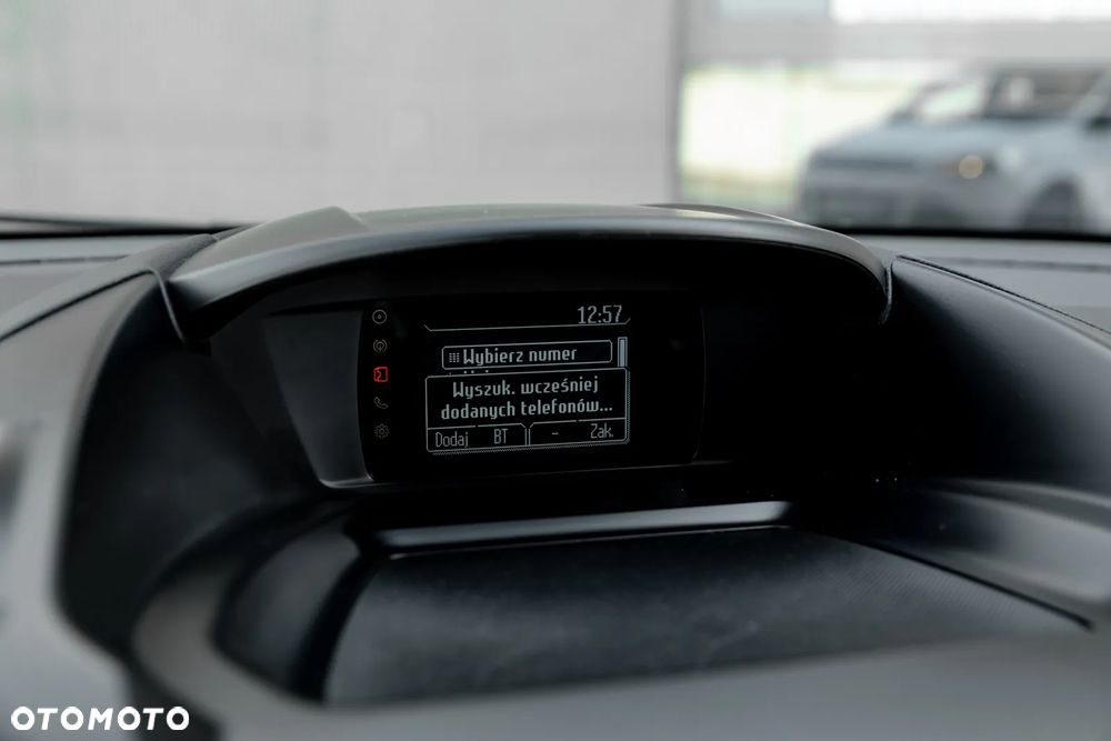 Ford Kuga 2.0 TDCi 2x4 Titanium - 24