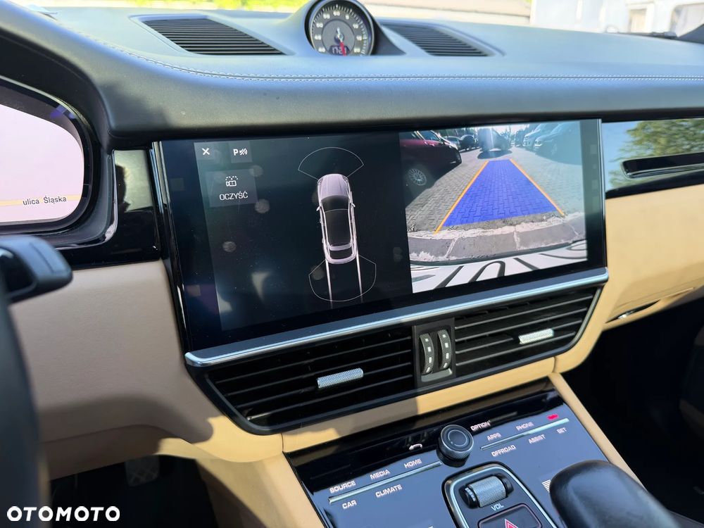 Porsche Cayenne - 14