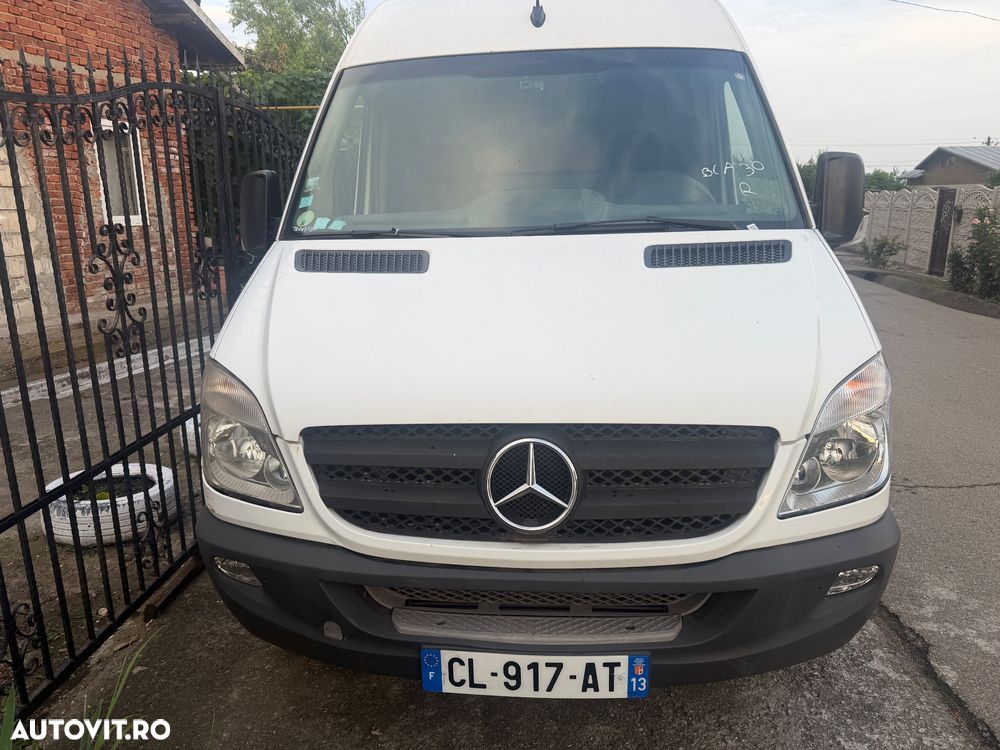 Mercedes-Benz Sprinter - 2