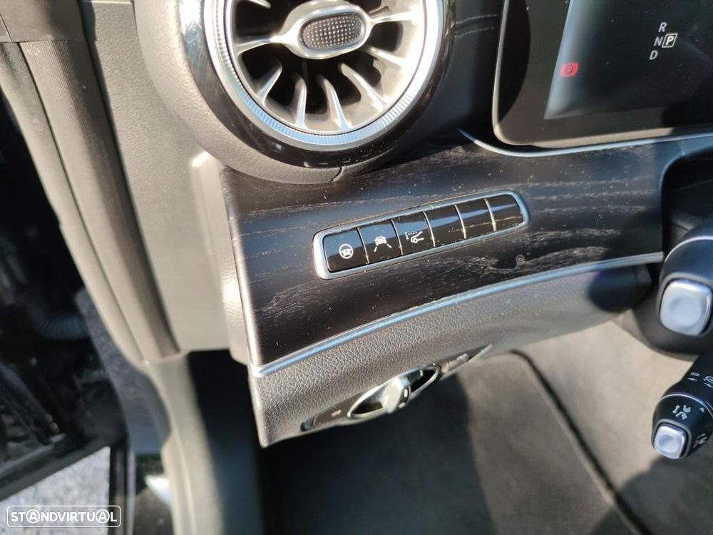 Mercedes-Benz E 300 AMG Line - 14