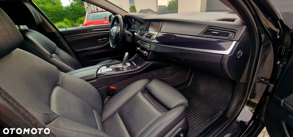 BMW Seria 5 520d Luxury Line - 29