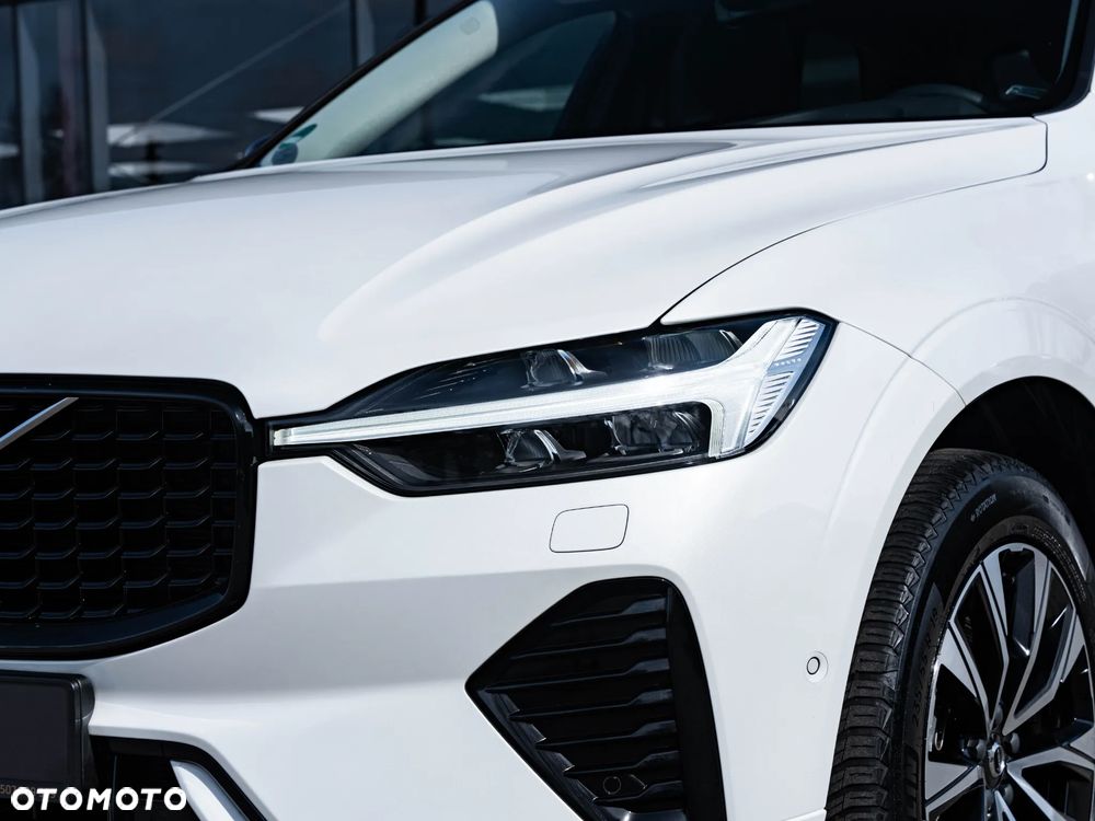 Volvo XC 60 B4 B Plus Dark - 16