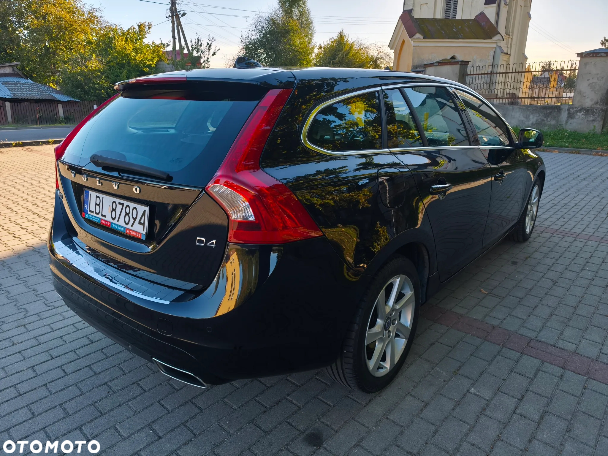 Volvo V60 D4 Drive-E Momentum - 13