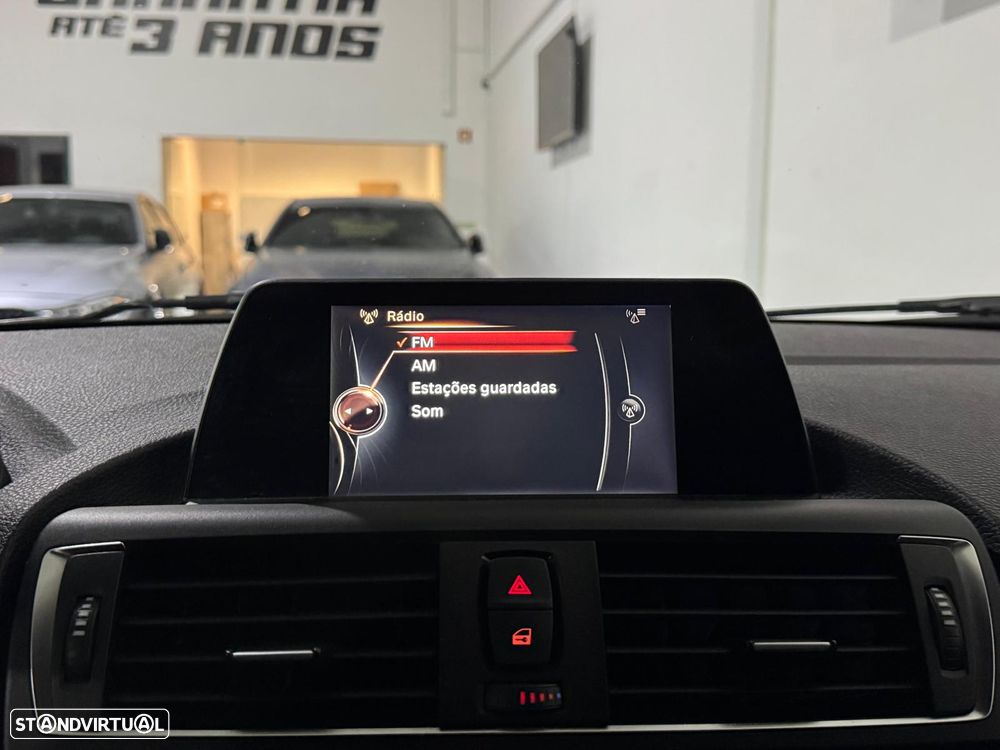 BMW 118 d Pack M - 21