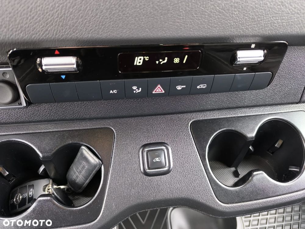 Mercedes-Benz Sprinter - 18
