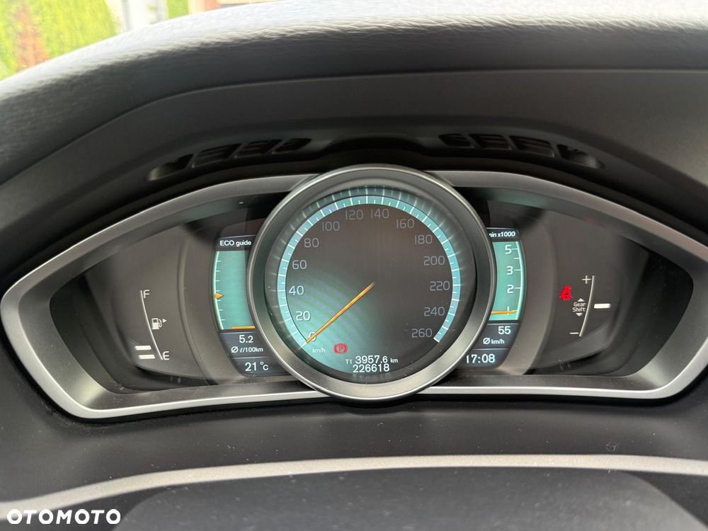 Volvo V40 D2 Momentum - 23