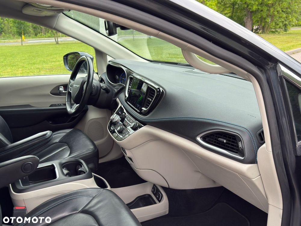 Chrysler Pacifica - 18
