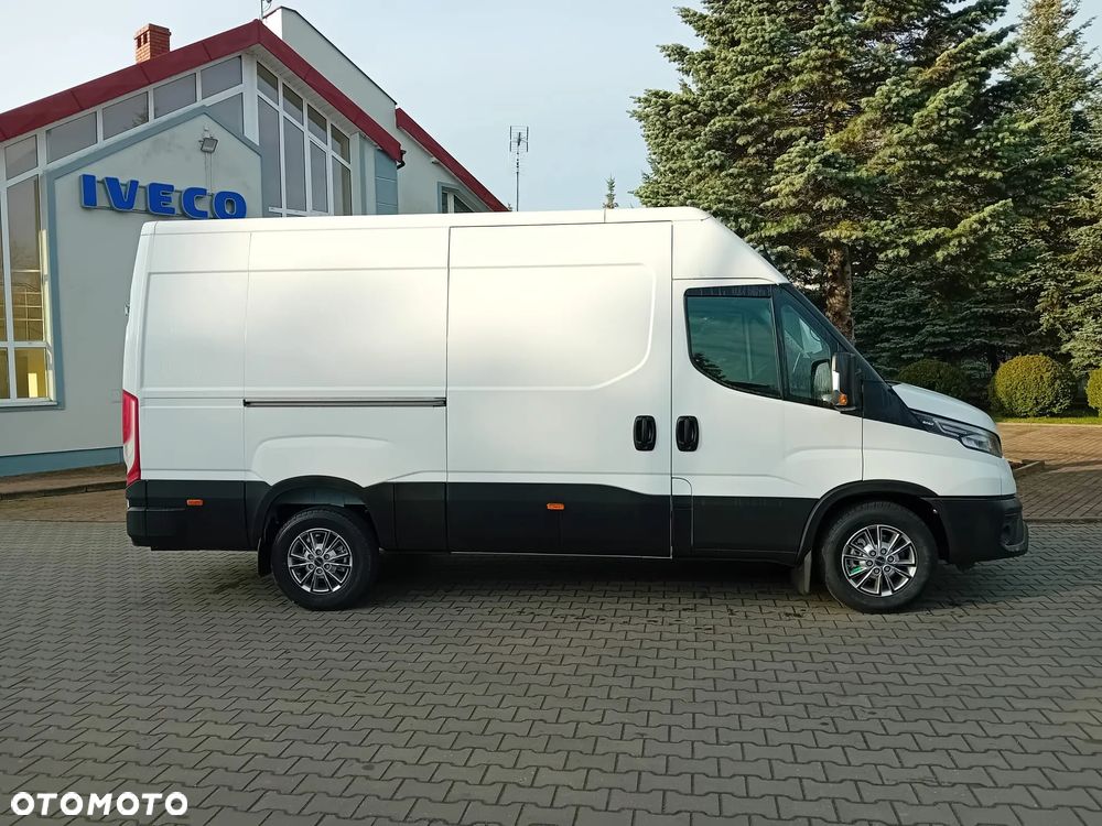 Iveco Daily 35S18HA8V L3H2 3.0 180KM Hi-Matic 12m3 - 2
