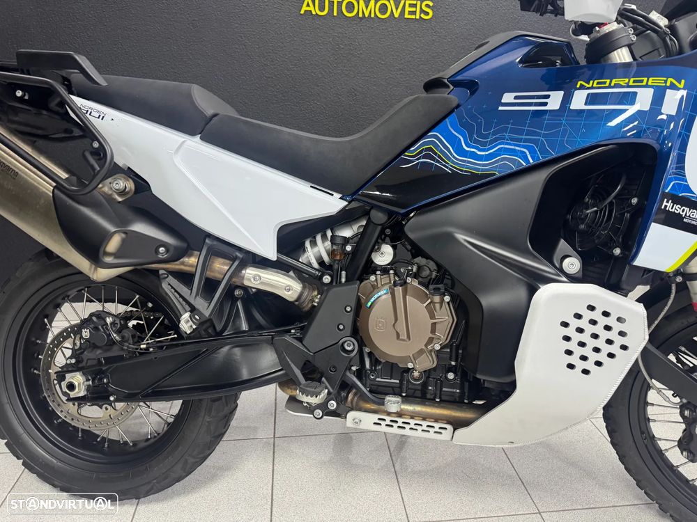 Husqvarna Norden 901 Expedition - 12