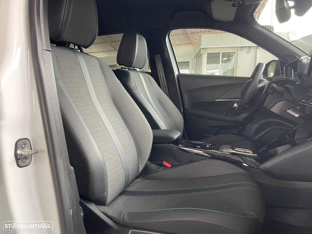 Peugeot 2008 PureTech 130 EAT8 Allure Pack - 23