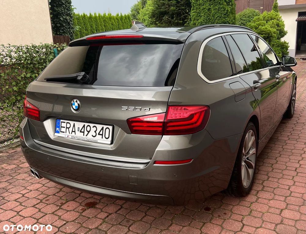 BMW Seria 5 530d Touring - 10