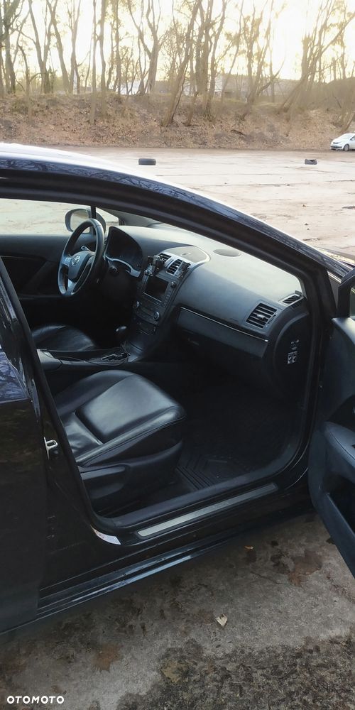 Toyota Avensis 2.2 D-4D 2010 - 5