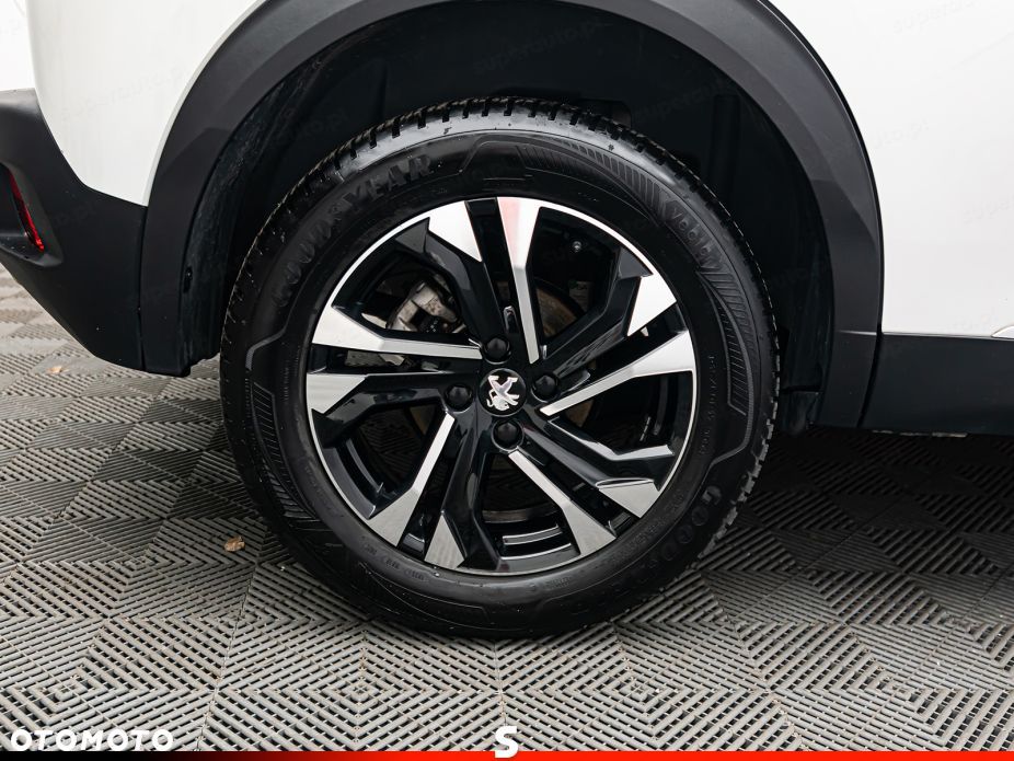 Peugeot 2008 1.2 PureTech Allure Pack S&S EAT8 - 29