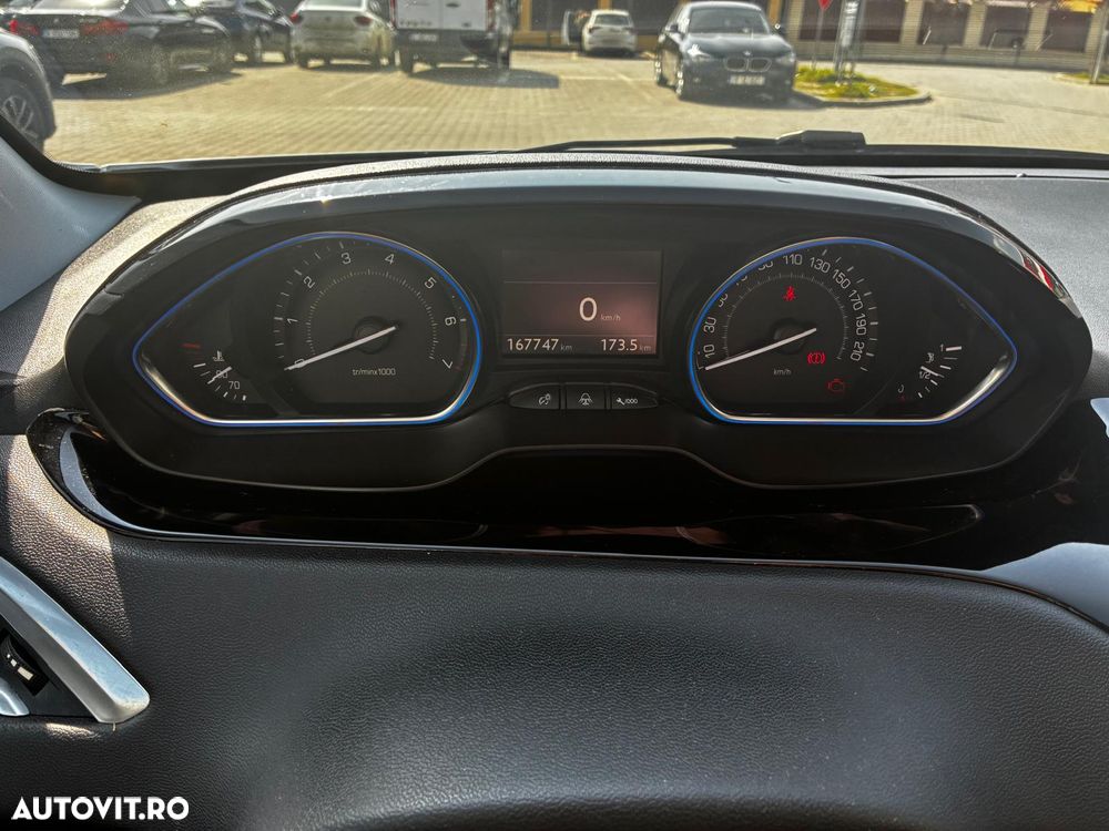 Peugeot 208 155 THP Allure - 5