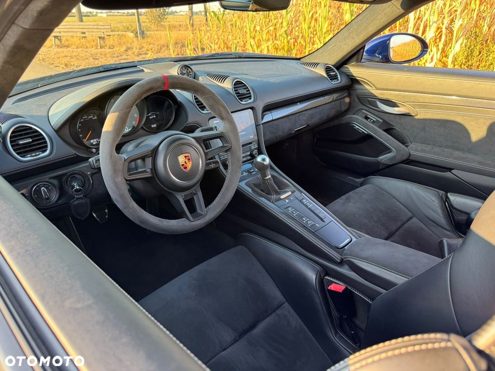 Porsche 718 Cayman GPF GT4 - 3