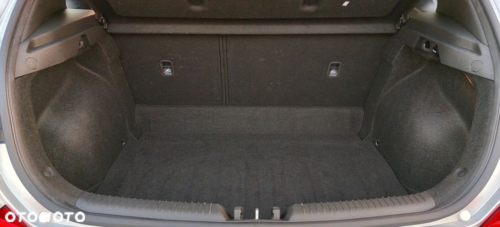 Hyundai i30 blue 1.4 Classic - 29