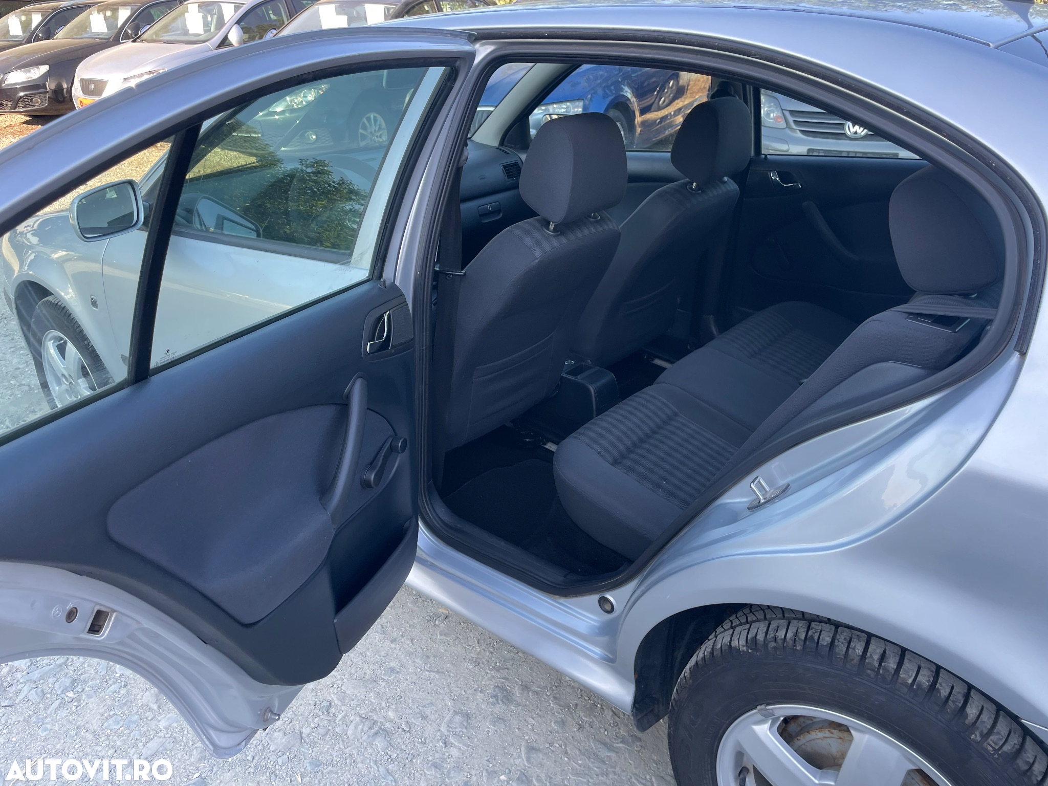 Skoda Octavia 1.6 Tour - 12