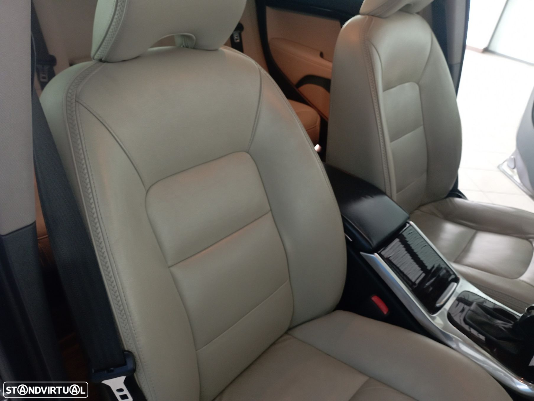 Volvo XC 70 2.0 D4 Momentum Geartronic - 36