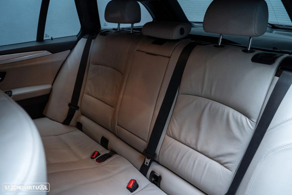 BMW 530 d Pack M Auto - 13