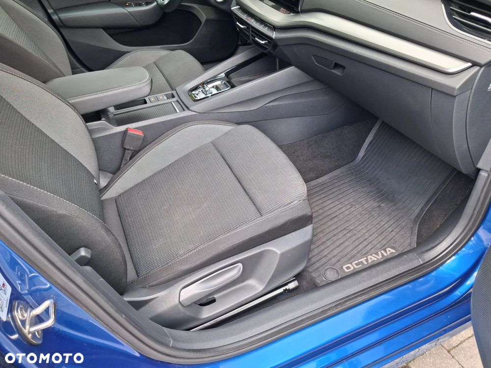 Skoda Octavia 2.0 TDI Ambition DSG - 6