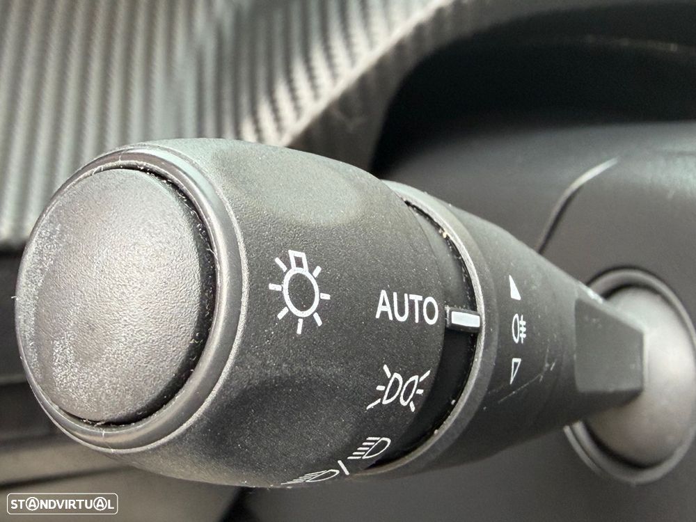 Peugeot 208 1.2 PureTech Active Pack - 18