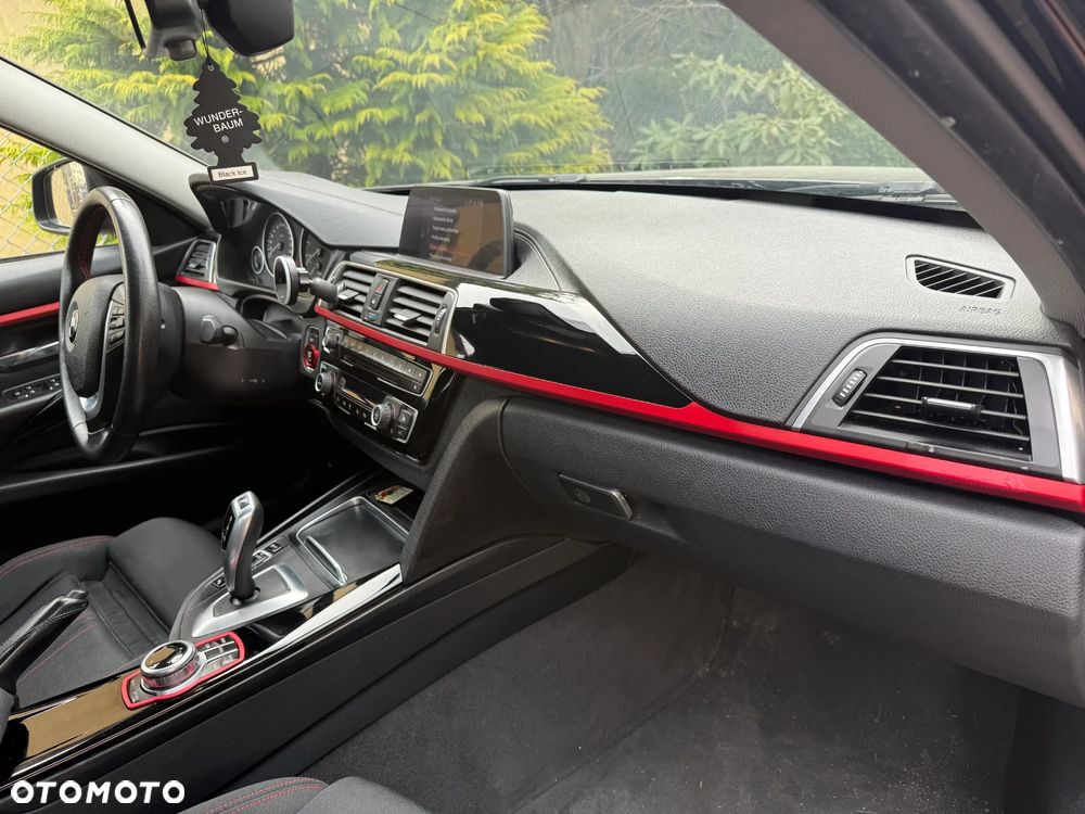 BMW Seria 3 318i Sport Line - 12