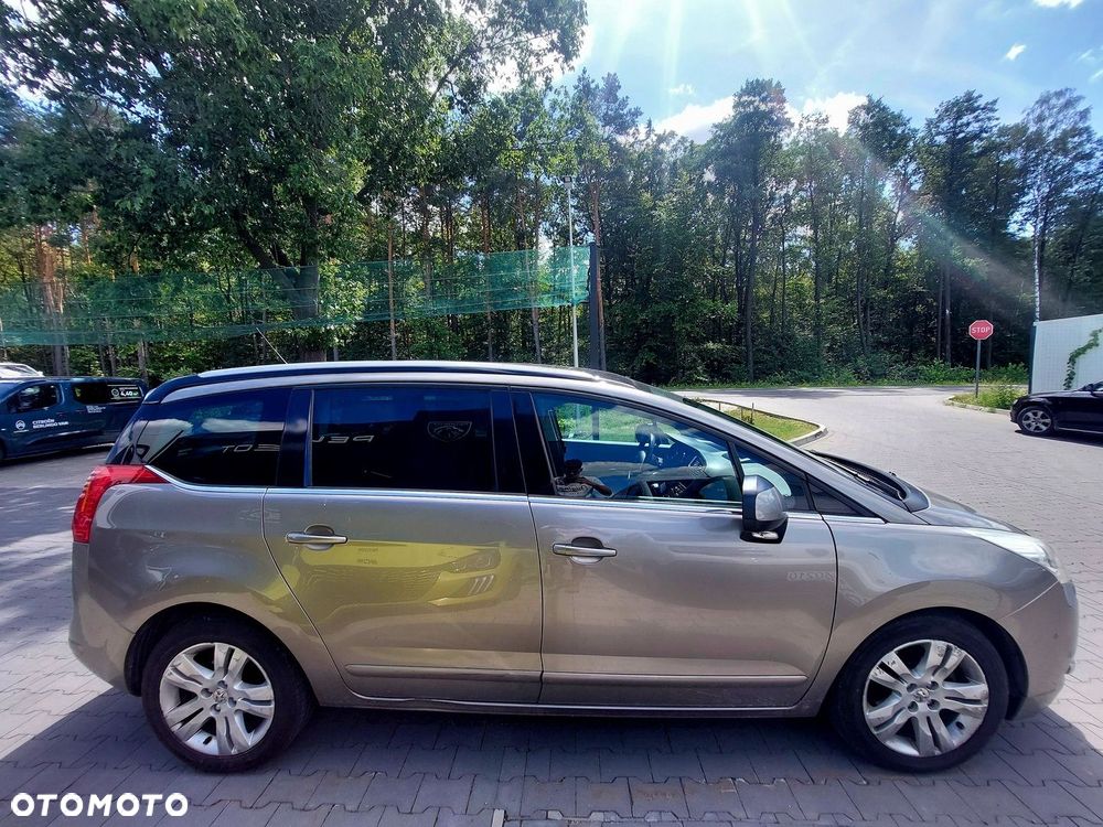 Peugeot 5008 2.0 HDi Premium + - 6