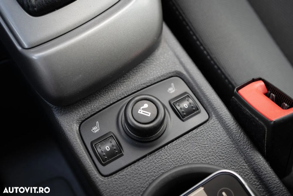 Ford Focus 1.6 TDCI DPF Champions Edition - 19