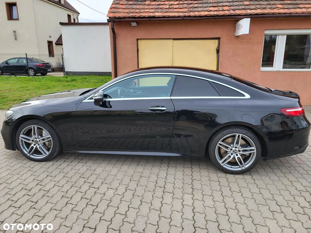 Mercedes-Benz Klasa E 400 Coupe 4-Matic 9G-TRONIC - 35