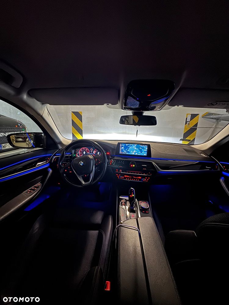 BMW Seria 5 530i Sport Line sport - 15