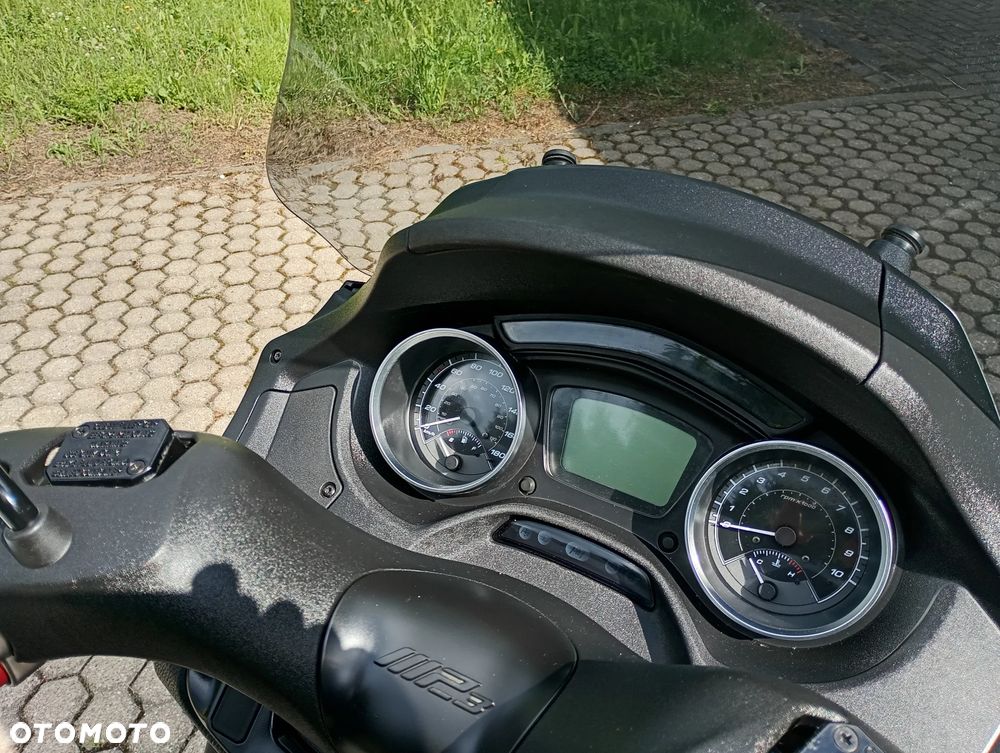 Piaggio MP-3 - 26