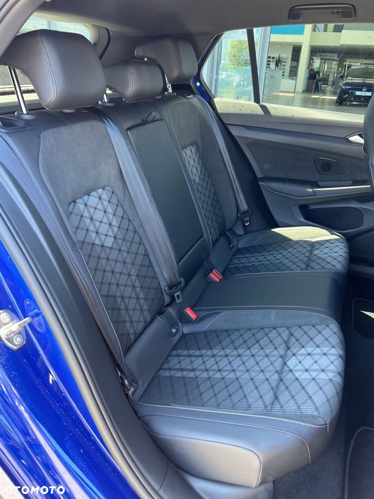 Volkswagen Golf - 6
