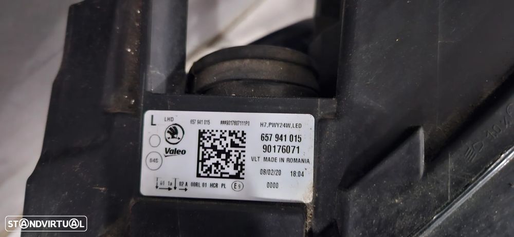 Farol esq skoda scala led 2019 - 3