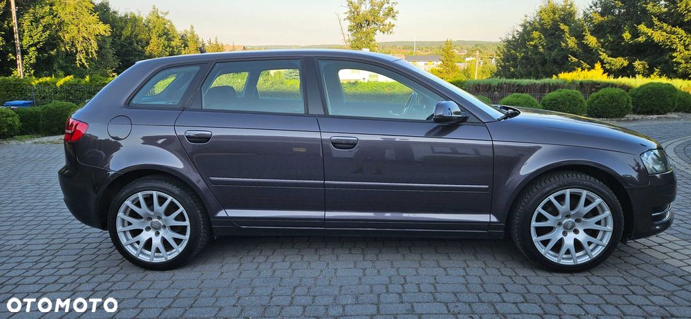 Audi A3 Sportback - 2