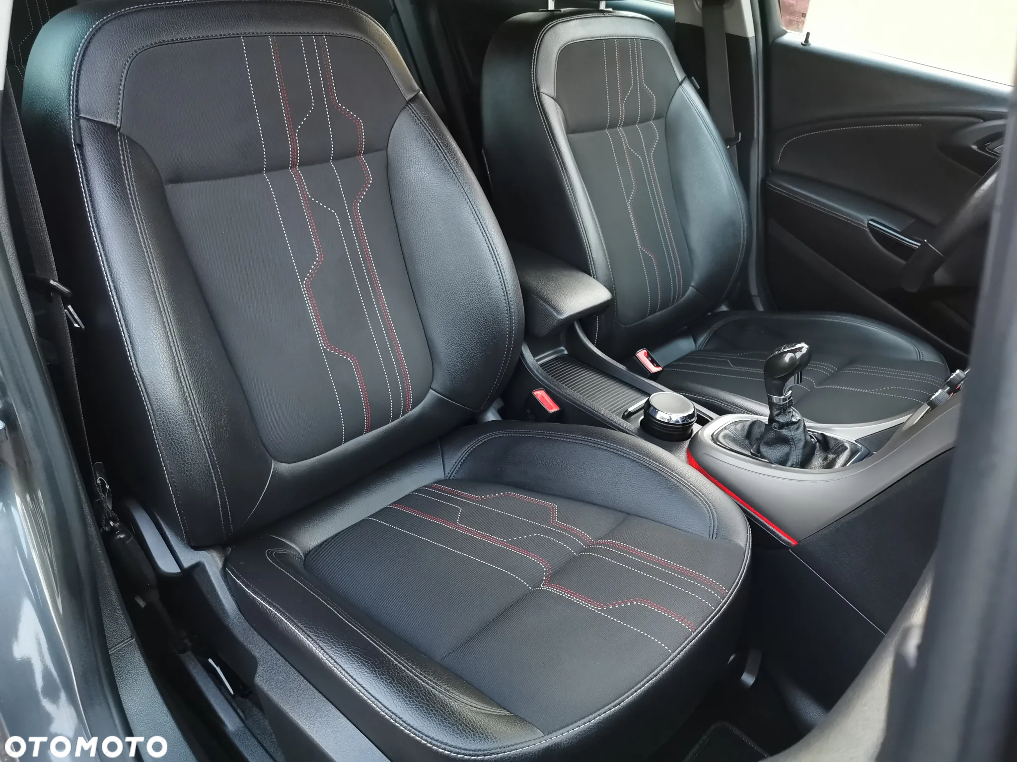 Opel Astra 1.4 Turbo 150 Jahre - 19