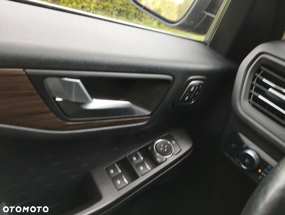Ford Escape 2.0 EcoBoost AWD Titanium - 25