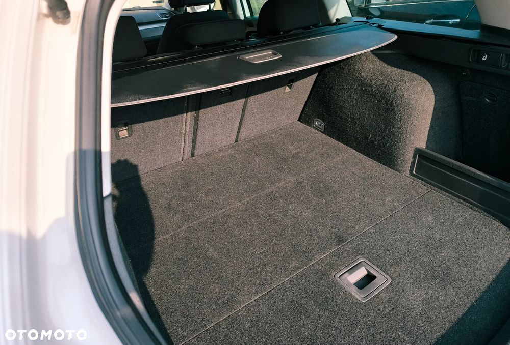 Volkswagen Passat 2.0 TDI 4Motion BlueMotion Technol Comfortline - 15