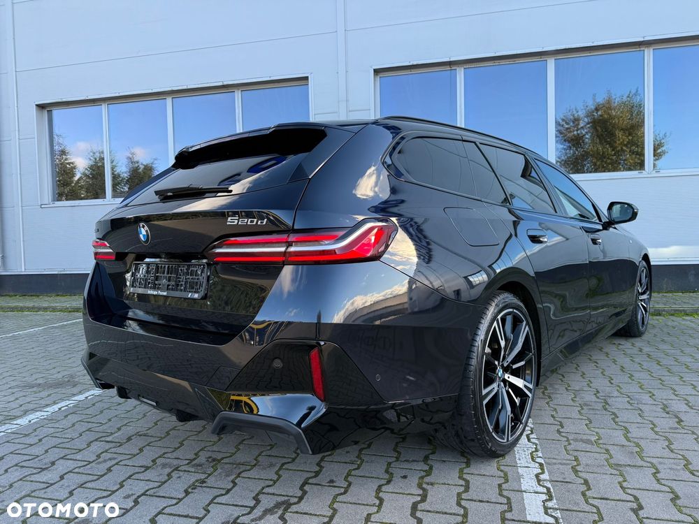 BMW Seria 5 520d xDrive Touring - 15