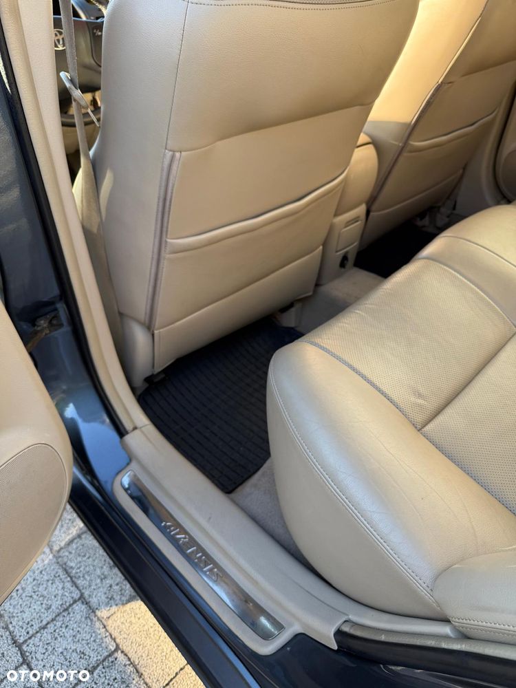 Toyota Avensis 2.2 D-4D Prestige - 14
