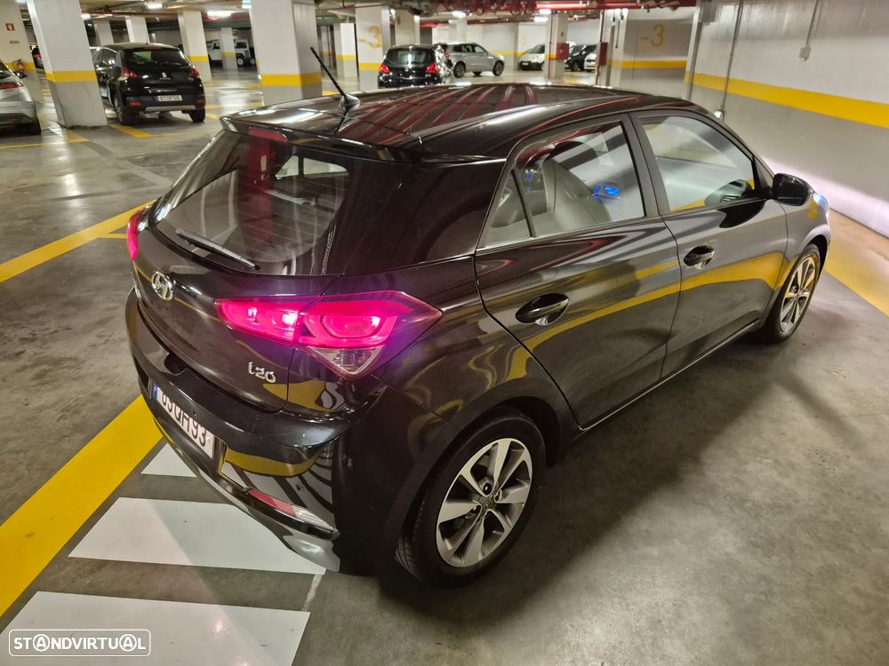 Hyundai i20 1.1 CRDi Blue Access+Bluetooth - 12