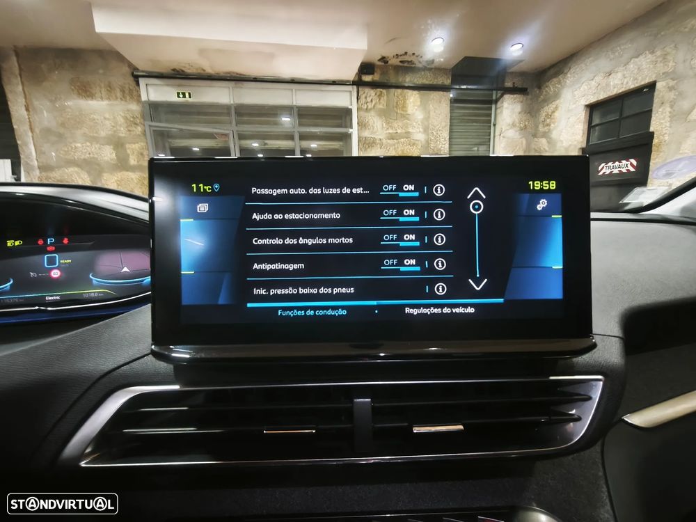 Peugeot 3008 225 e-EAT8 Allure - 19