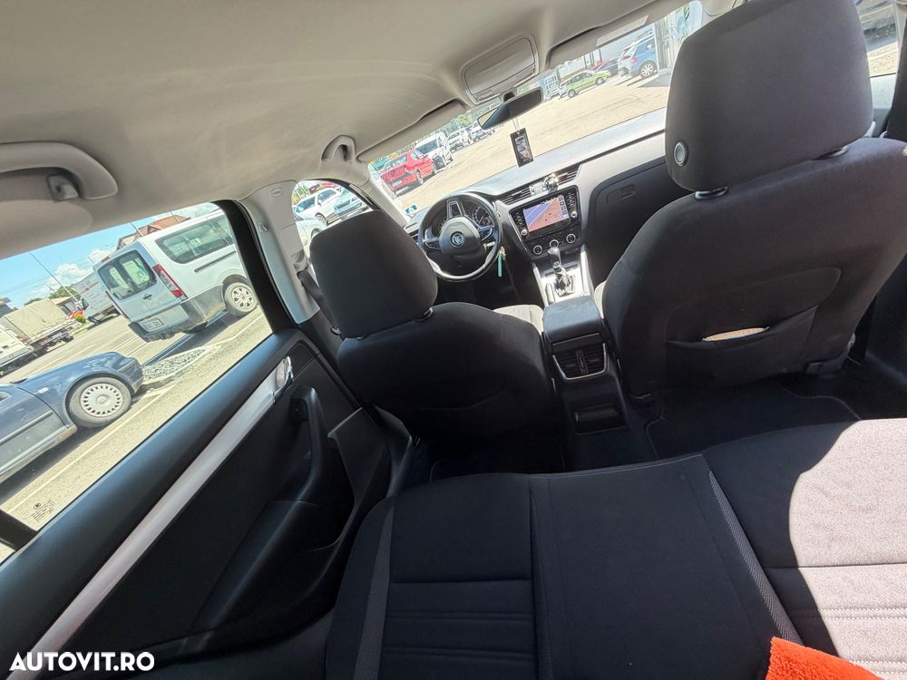 Skoda Octavia 1.6 TDI DSG Style - 16