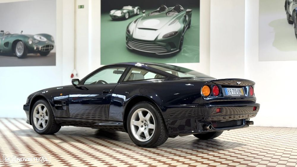 Aston Martin Vantage Coupe - 3