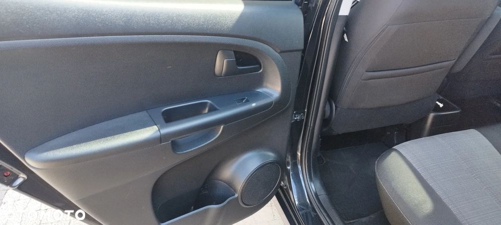 Kia Venga 1.6 CRDi 128 Business Line - 6