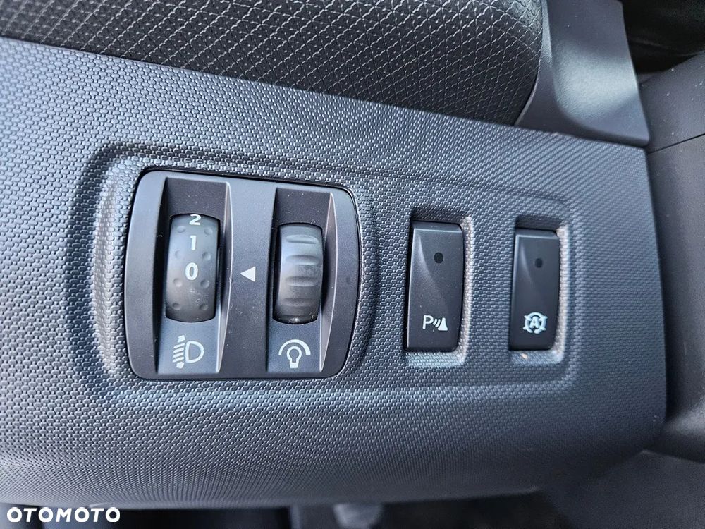 Renault Clio - 32