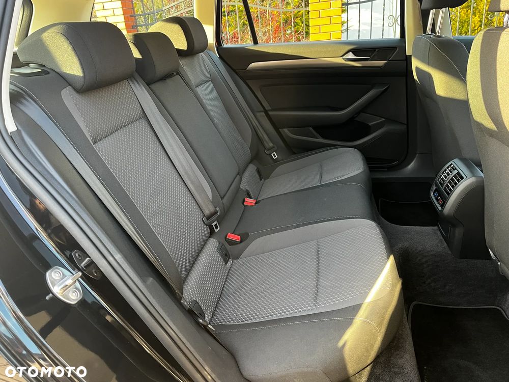 Volkswagen Passat 1.4 TSI BMT Trendline - 19