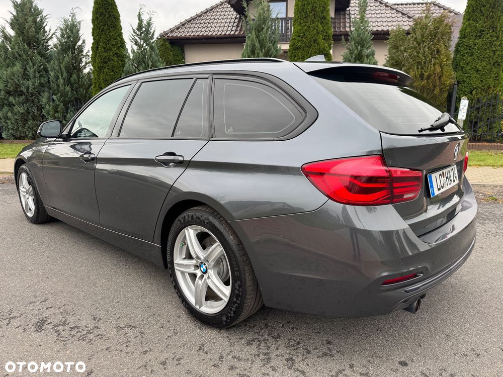 BMW Seria 3 320d Sport Line - 10