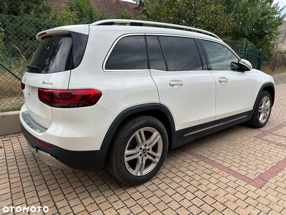 Mercedes-Benz GLB 250 4Matic 8G-DCT - 5